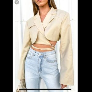 BRAND NEW with tag - Lioness Miami vice Crop jacket in camel (size small)